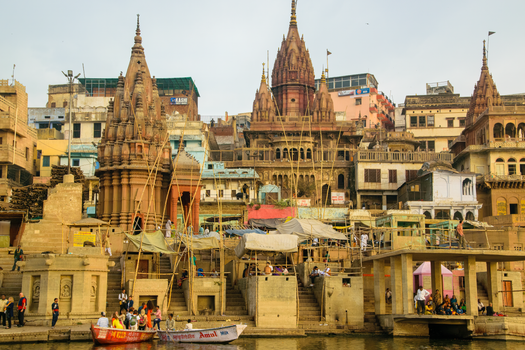 Old city alleys walk at dusk — Varanasi
