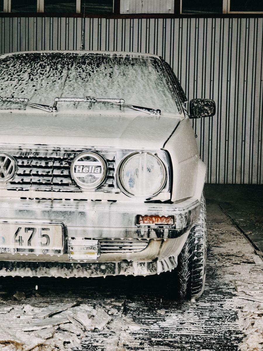 Professional mobile car wash service