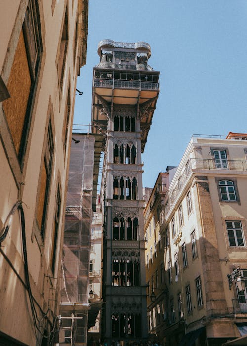 asansörler asansörler, bina, dikey atış içeren Ücretsiz stok fotoğraf