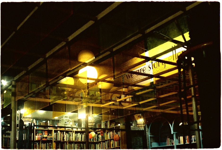 Malam di Perpustakaan Universitas