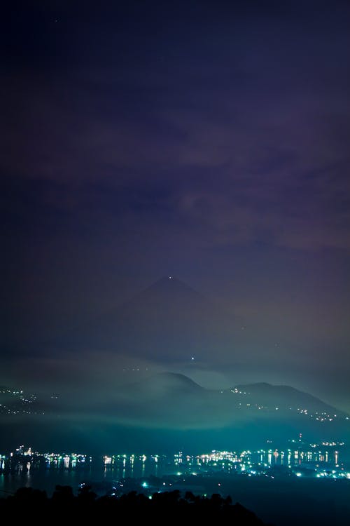 Fotos de stock gratuitas de a orillas del lago, cielo azul, fondo de pantalla de noche