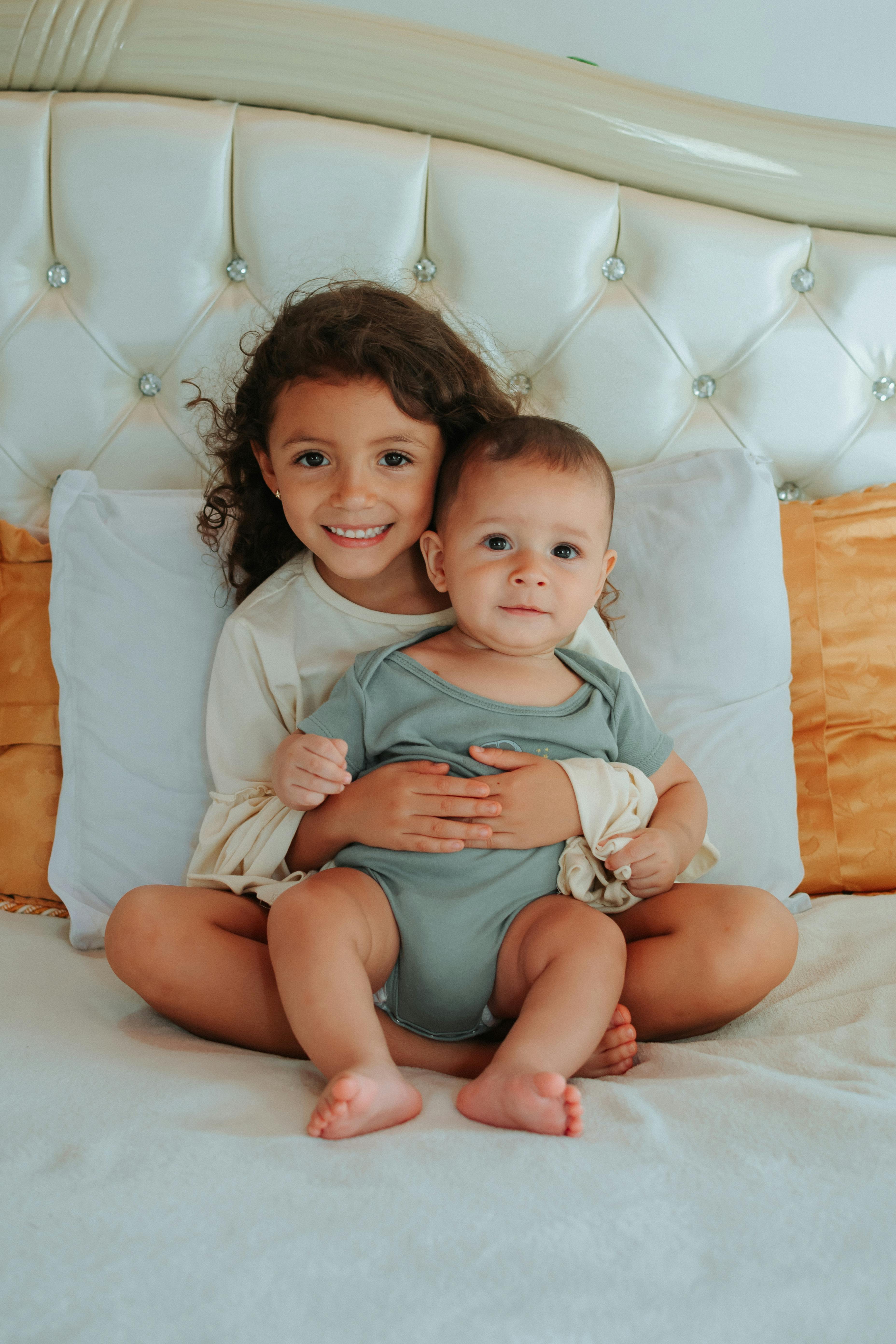 What is bed courtship in Amish?