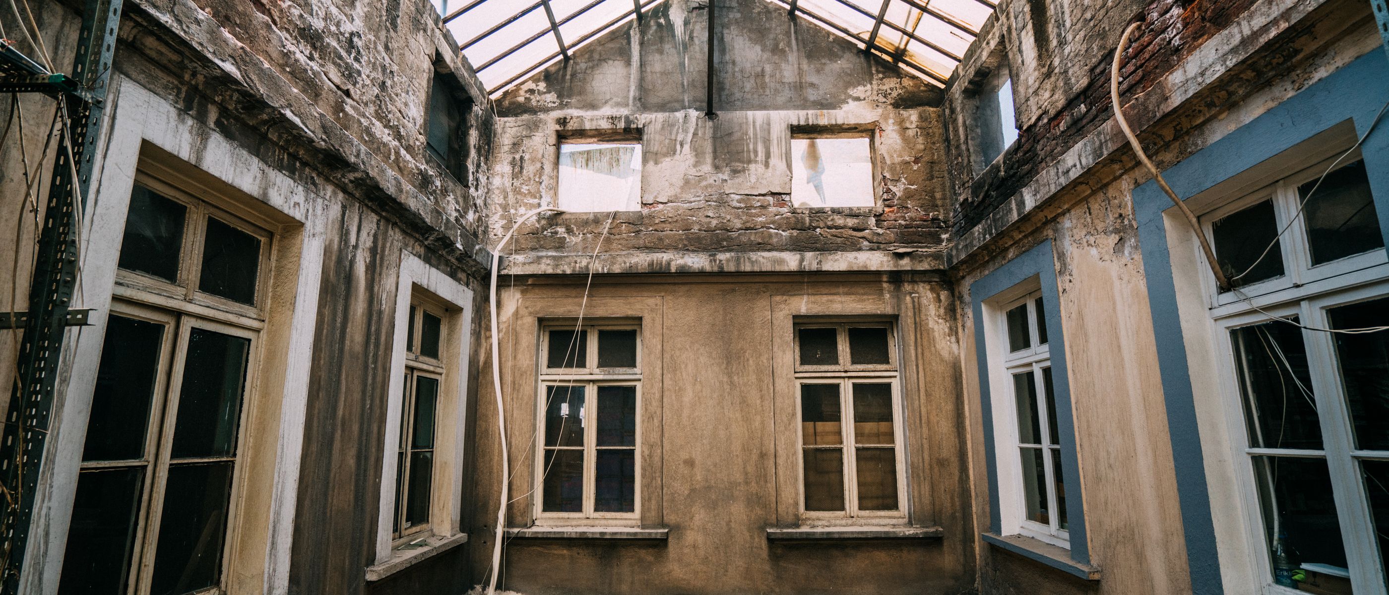 Exterior Painting in Dulwich — surfaces prepped and cut in by hand
