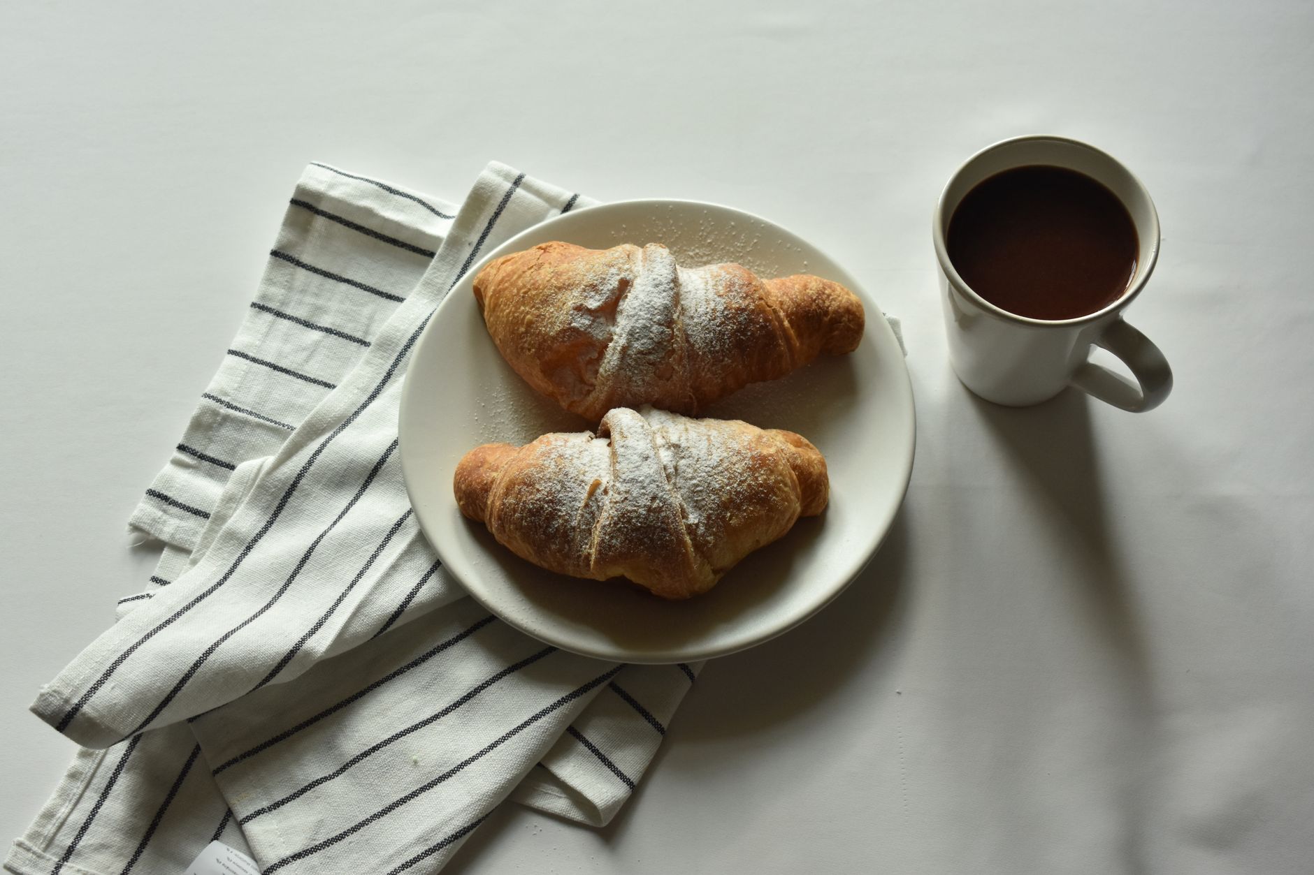 Professional Pastry Chefs Reveal Technical Fundamentals Behind Flaky Laminated Dough