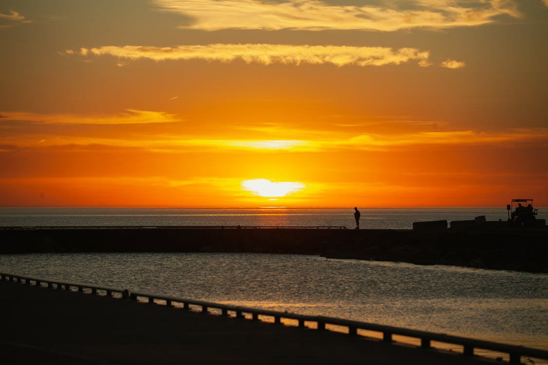 Photos gratuites de coucher de soleil doré, mer, paysage marin