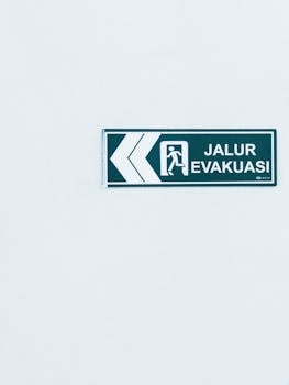 Aksi Dahsyat Longsor Gletser di Swiss Bikin Deg-Degan - aksi 1