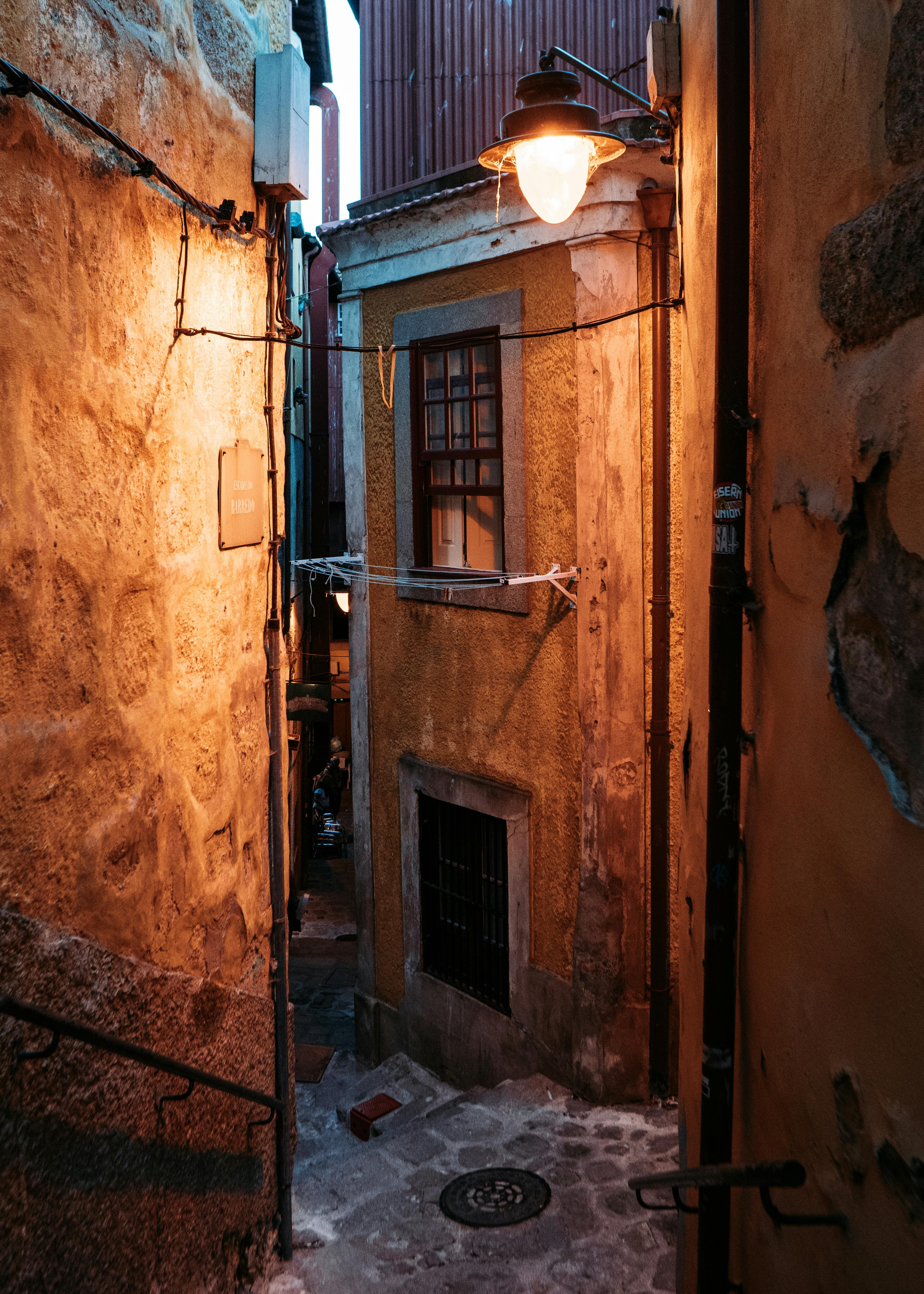 Free Narrow Cobblestone Porto Alley Stock Photo