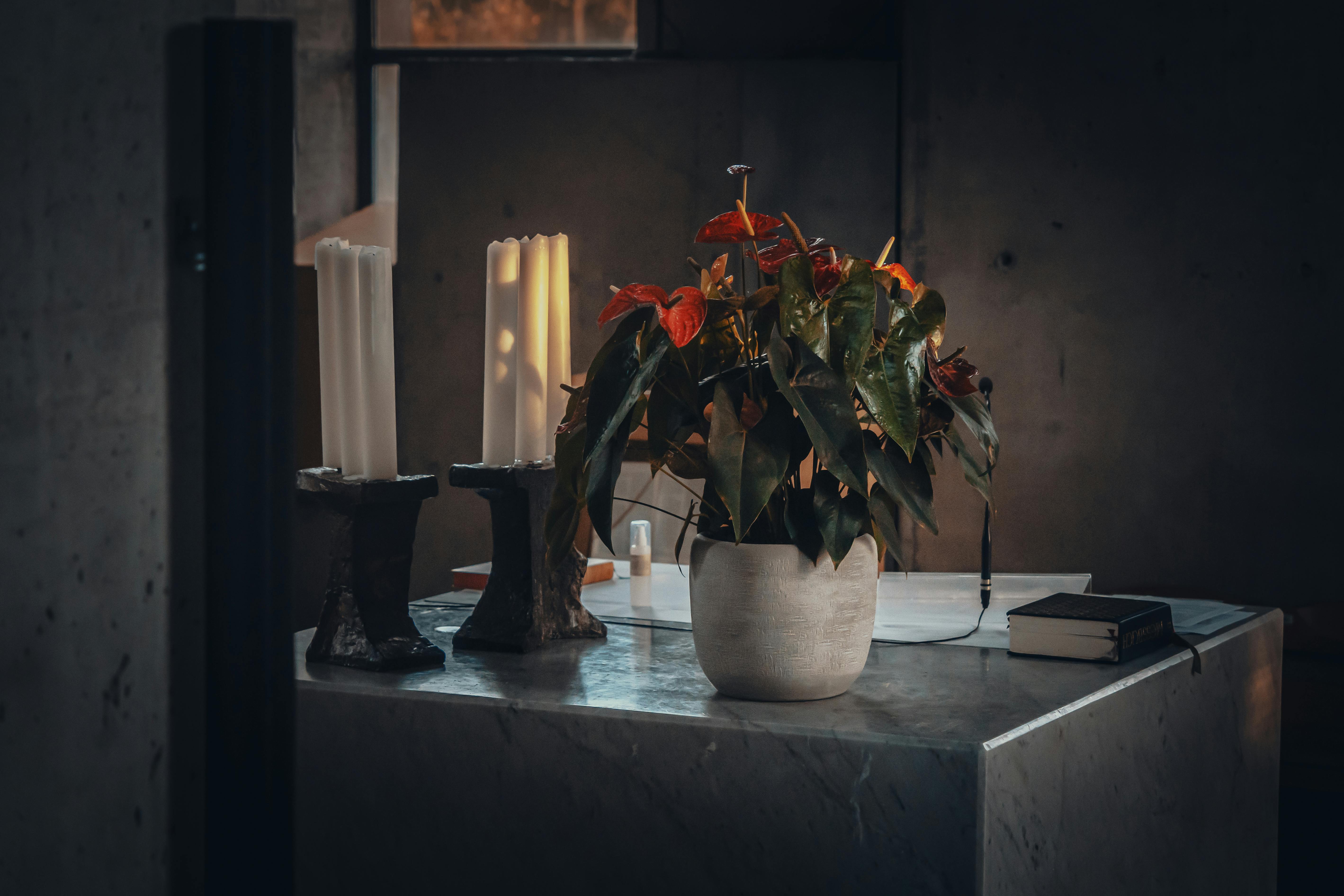 Can you really heat a room with candles and flower pots?