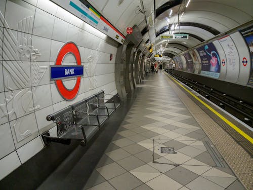 Kostenloses Stock Foto zu bank station, eisenbahn, london