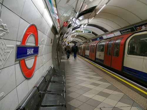 Platform in London Metro