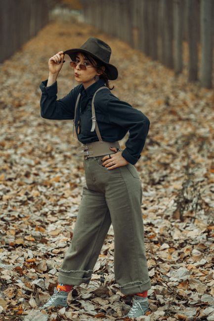 My hat, the braces and the wide trousers, this is how I like a long walk 🍂
#outfitoftheday #olive #hat #pants
