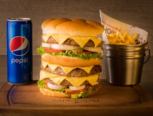 Gratis stockfoto met broodje hamburger, cheeseburger, detailopname