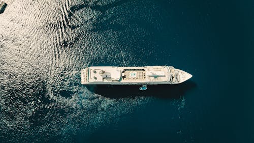 Бесплатное стоковое фото с Аэрофотосъемка, водный транспорт, круизный лайнер