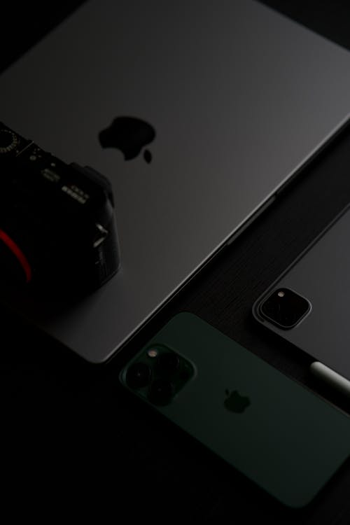 Gadgets in Close Up Photography