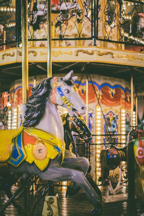 Foto profissional grátis de carnaval, carrossel, circo