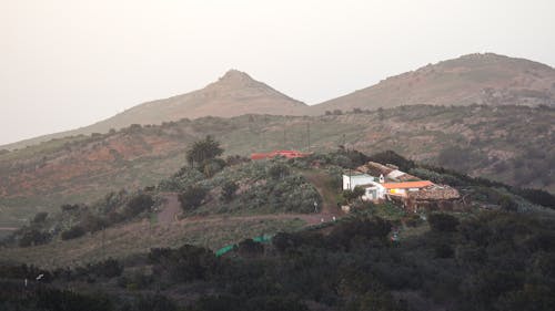 Foto profissional grátis de aldeia, aldeias, cenário