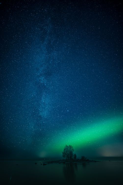 Stars In Night Sky Over Bay Free Stock Photo stars-in-night-sky-over-bay-free-stock-photo