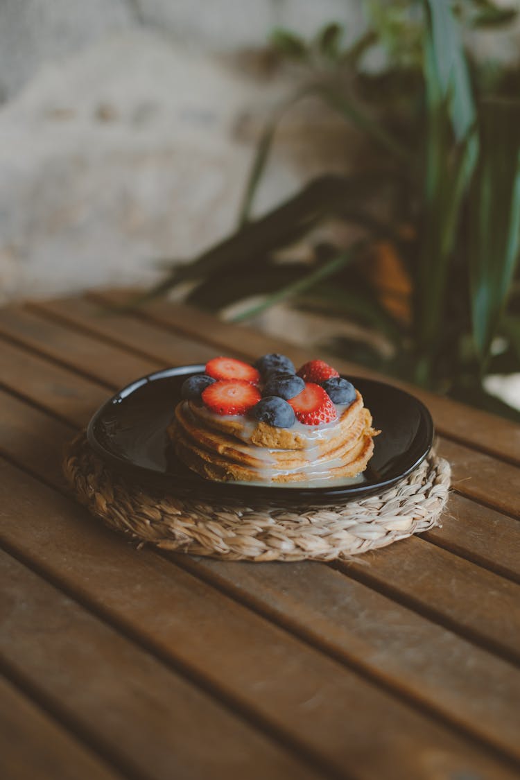 Pancakes With Fruit 