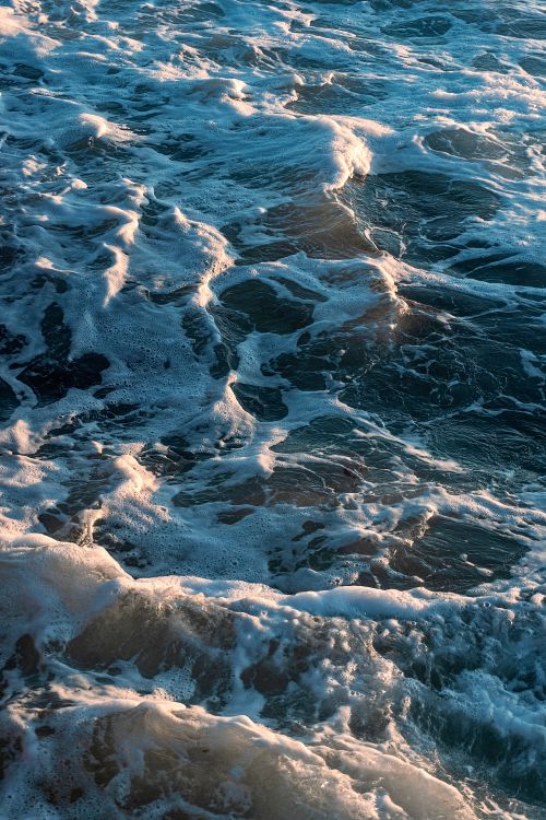 Free Captivating close-up of ocean waves with foam in Punta del Este, Uruguay. Stock Photo