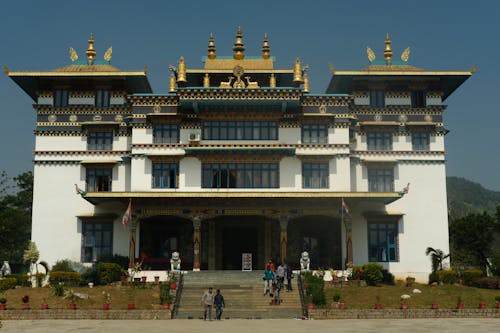 Fotobanka s bezplatnými fotkami na tému budova, chrám, jasná obloha