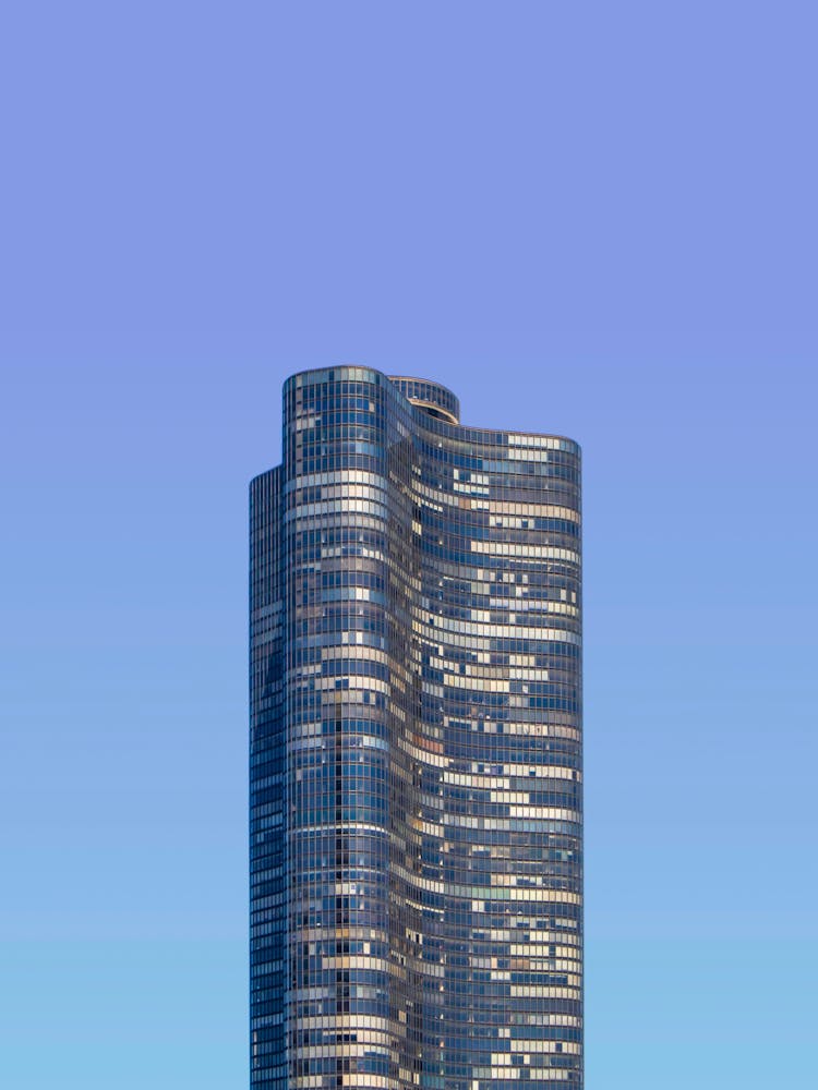 Lake Point Tower Building In Chicago