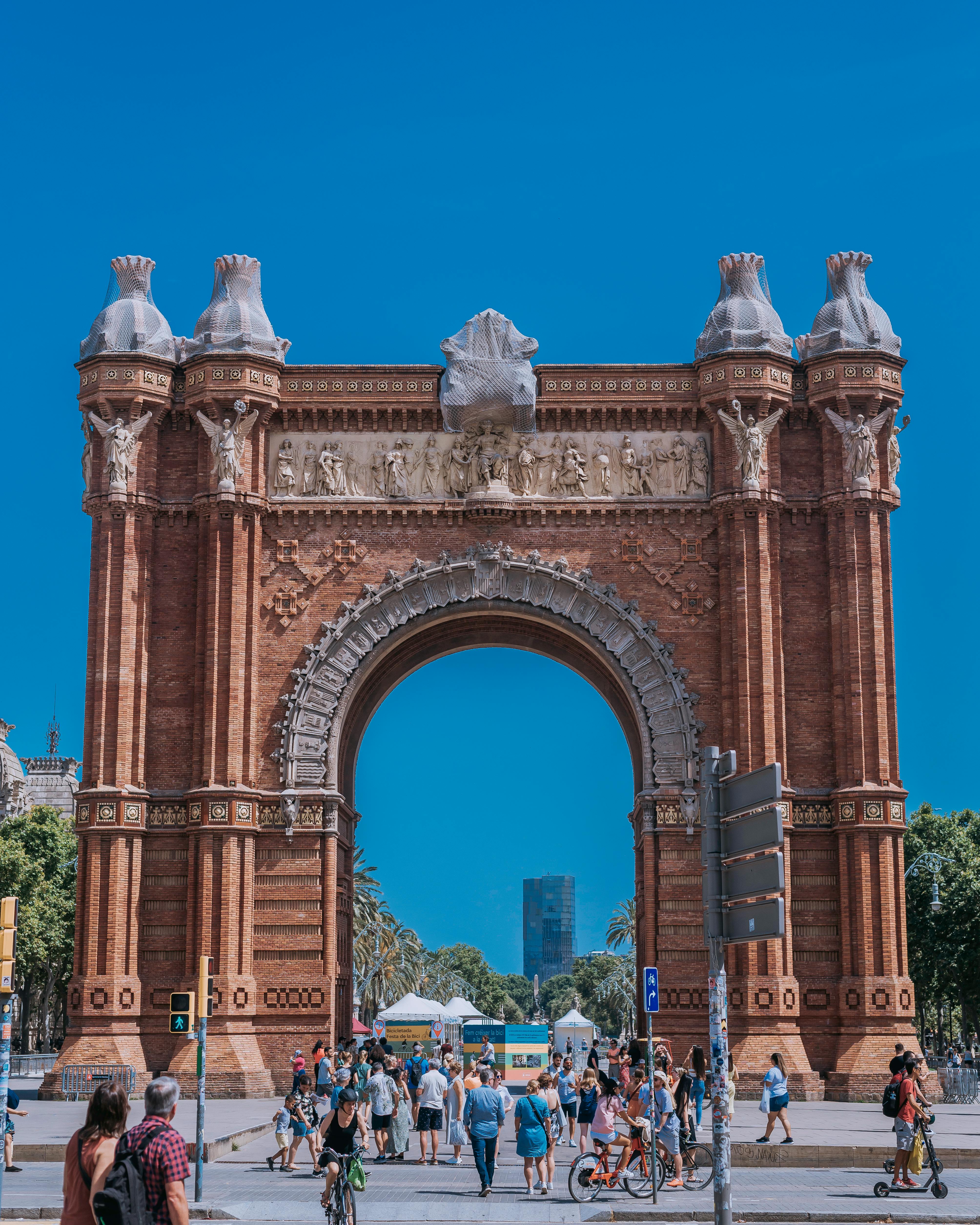 arc de triomf in barcelona