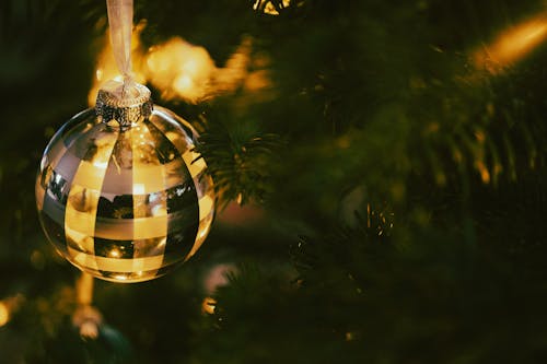 Foto profissional grátis de acessório, árvore de Natal, bola de Natal