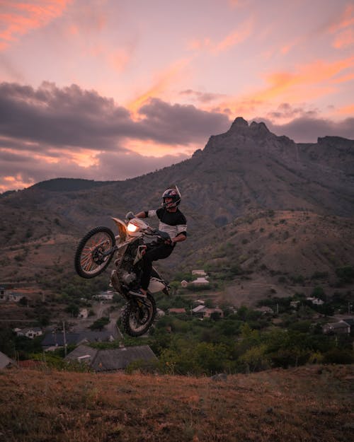 Enduro Riding Photos, Download The BEST Free Enduro Riding Stock Photos ...