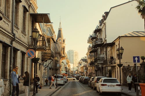 Darmowe zdjęcie z galerii z batumi, budynki, chodzenie