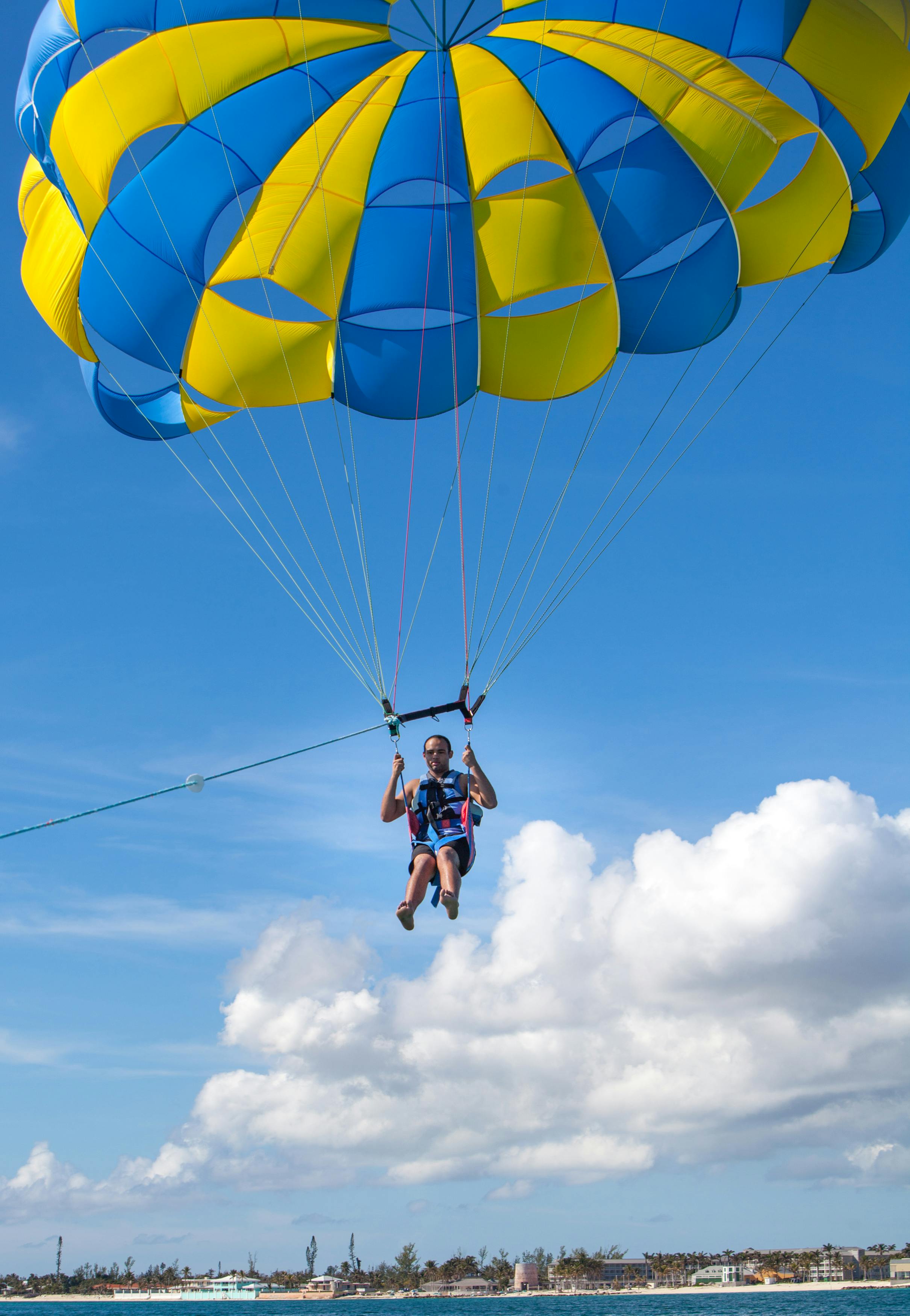 Kostenloses Foto zum Thema paragleiten