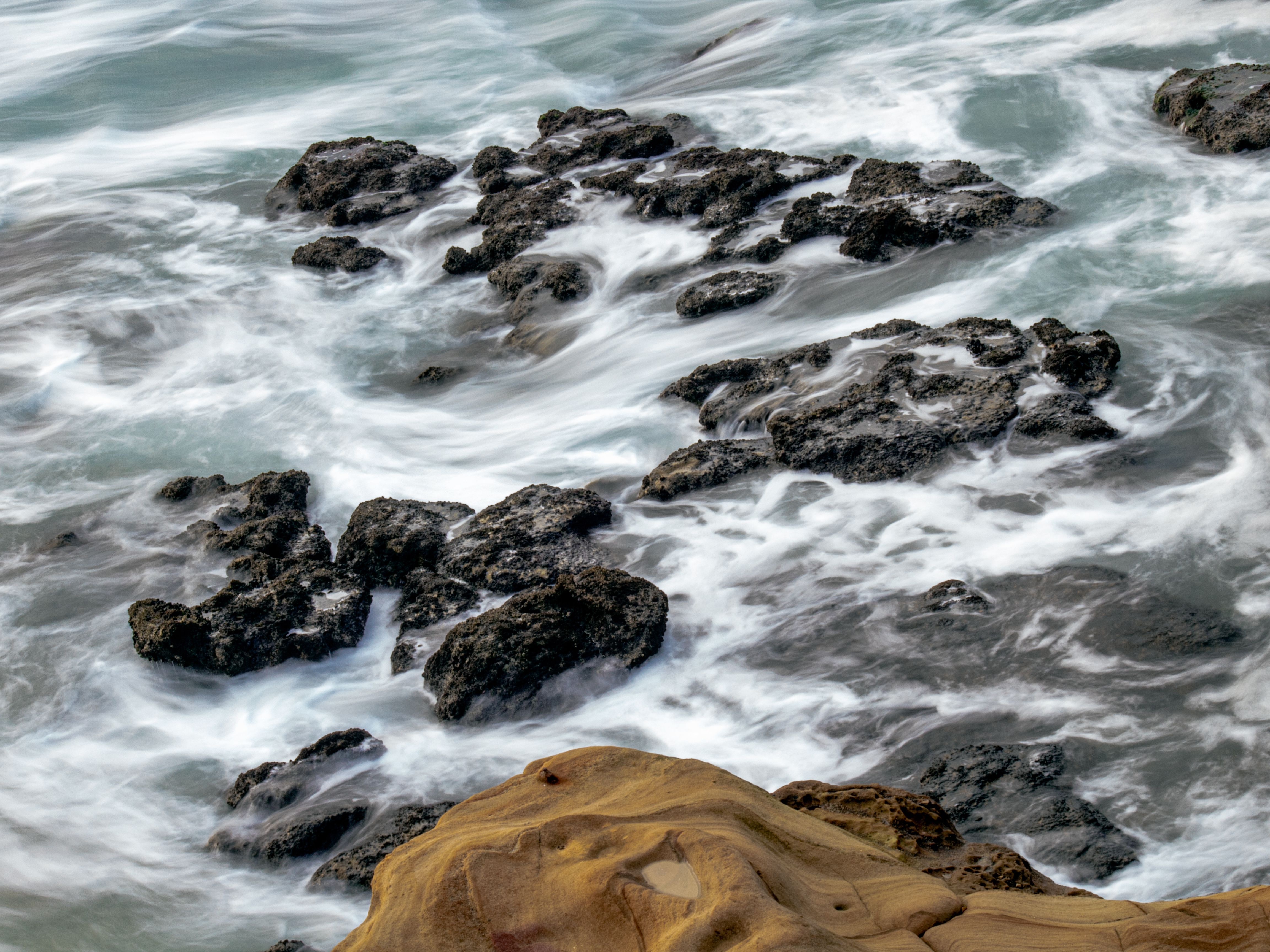 Waves Going Through the Rocks in Durban · Free Stock Photo