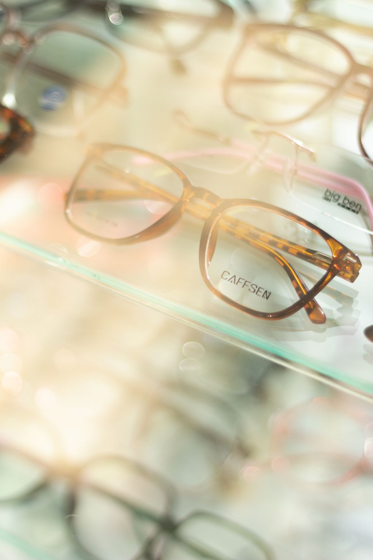 Eyewear display with soft reflections