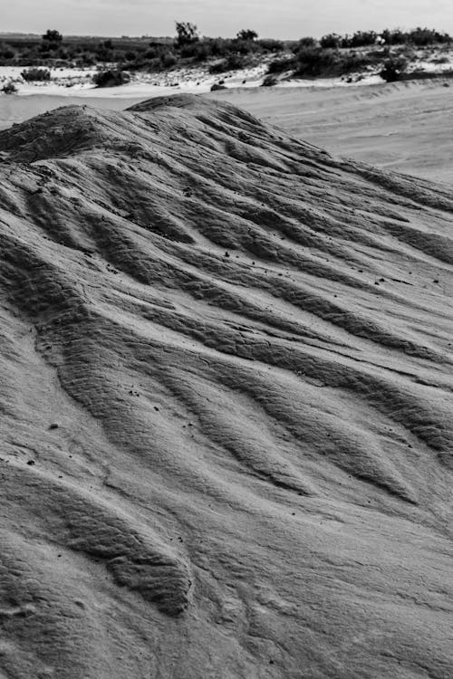 Fotos de stock gratuitas de blanco y negro, colina, erosionado