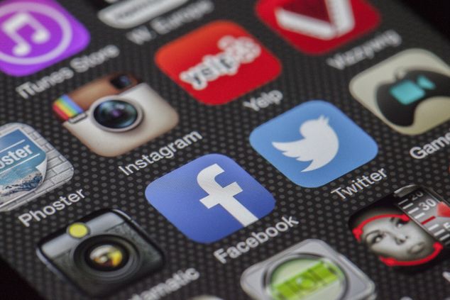 Meta advertenties op smartphone