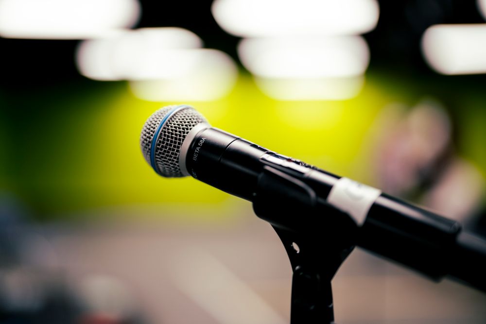Microphone ready for clear game-night announcements