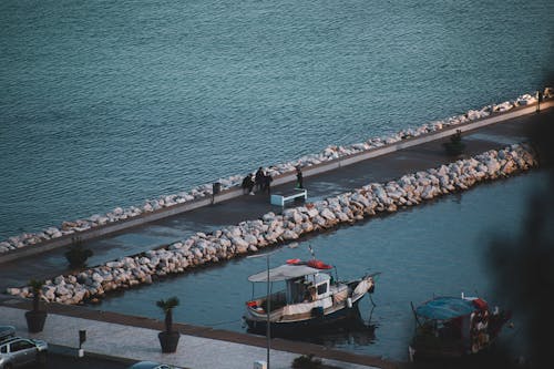 Δωρεάν στοκ φωτογραφιών με αγκυροβολημένος, Άνθρωποι, αποβάθρα