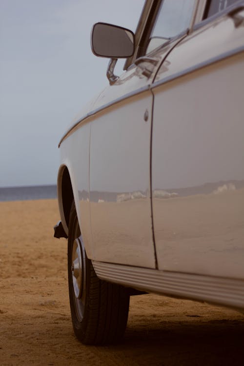 Fotobanka s bezplatnými fotkami na tému alžírsko, bieleho auta, bočné zrkadlo