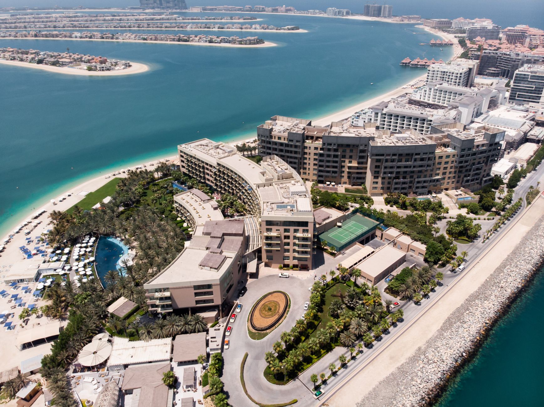 dubai palm jumeirah aerial island luxury hotel atlantis beach resort palm