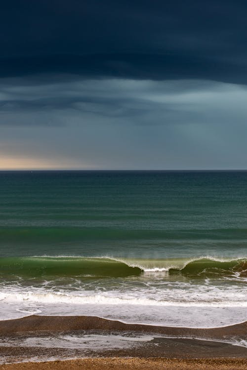 Foto d'estoc gratuïta de Escuma de mar, horitzó, mar