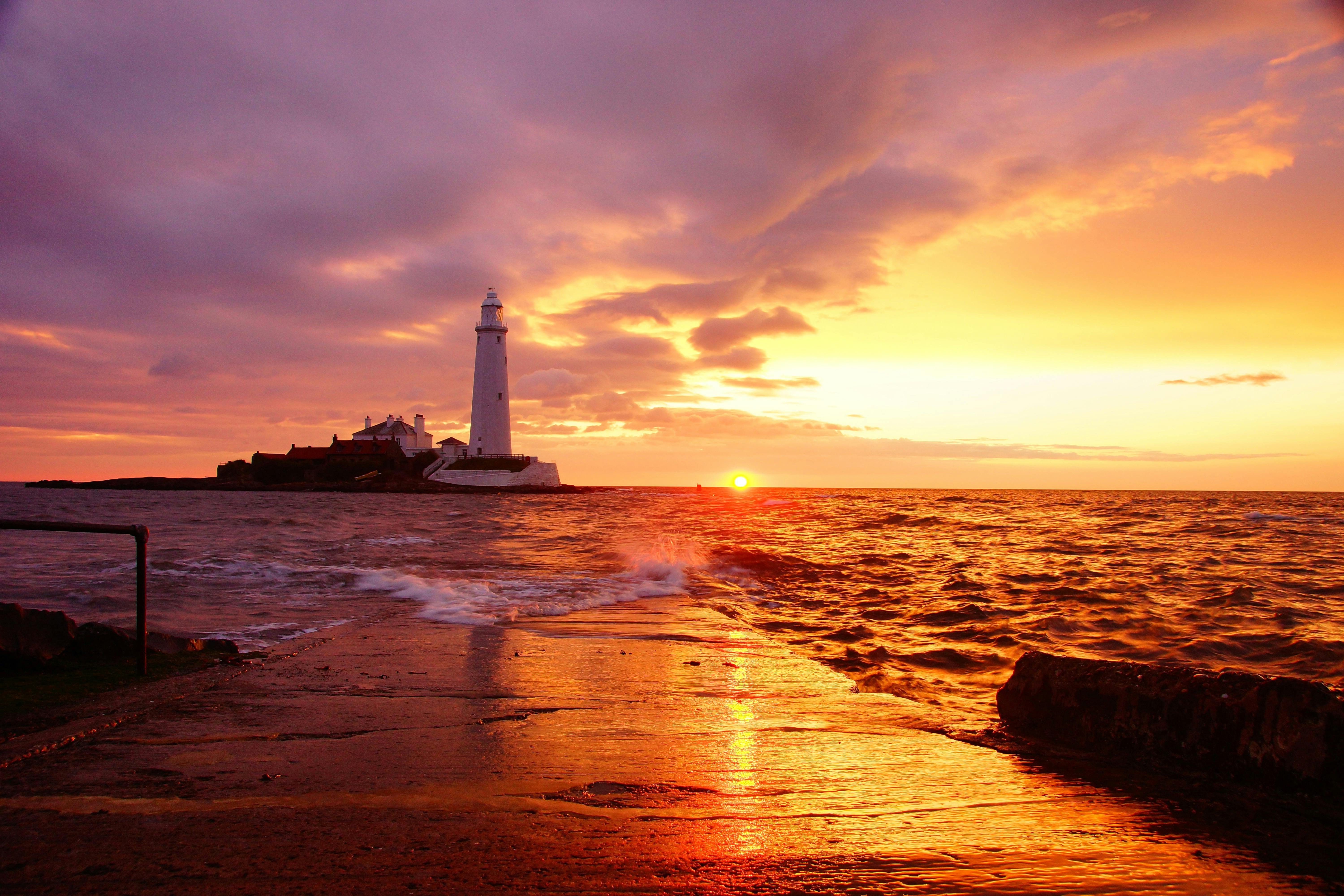 The Enduring Appeal of Lighthouses: A Guide to 'Bild Mit Leuchtturm'