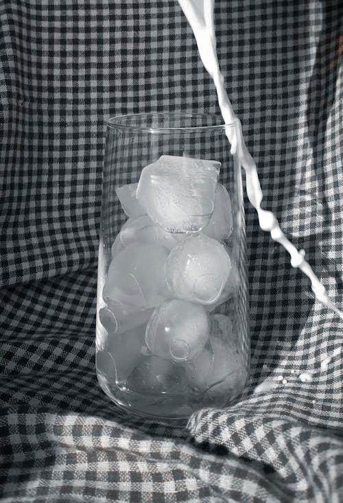 Darmowe zdjęcie z galerii z kostki lodu, lód, pionowy strzał