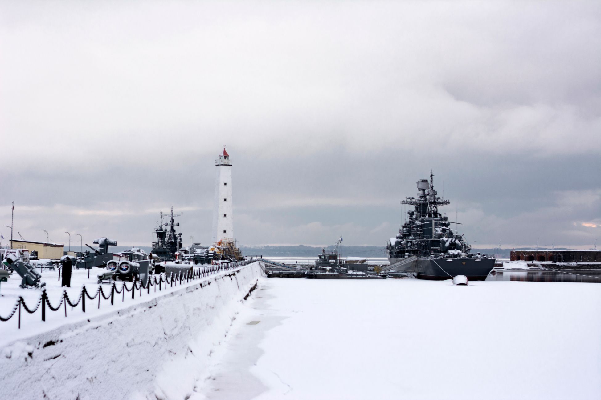 Rusland bouwt snel militaire bases aan NAVO-grens
