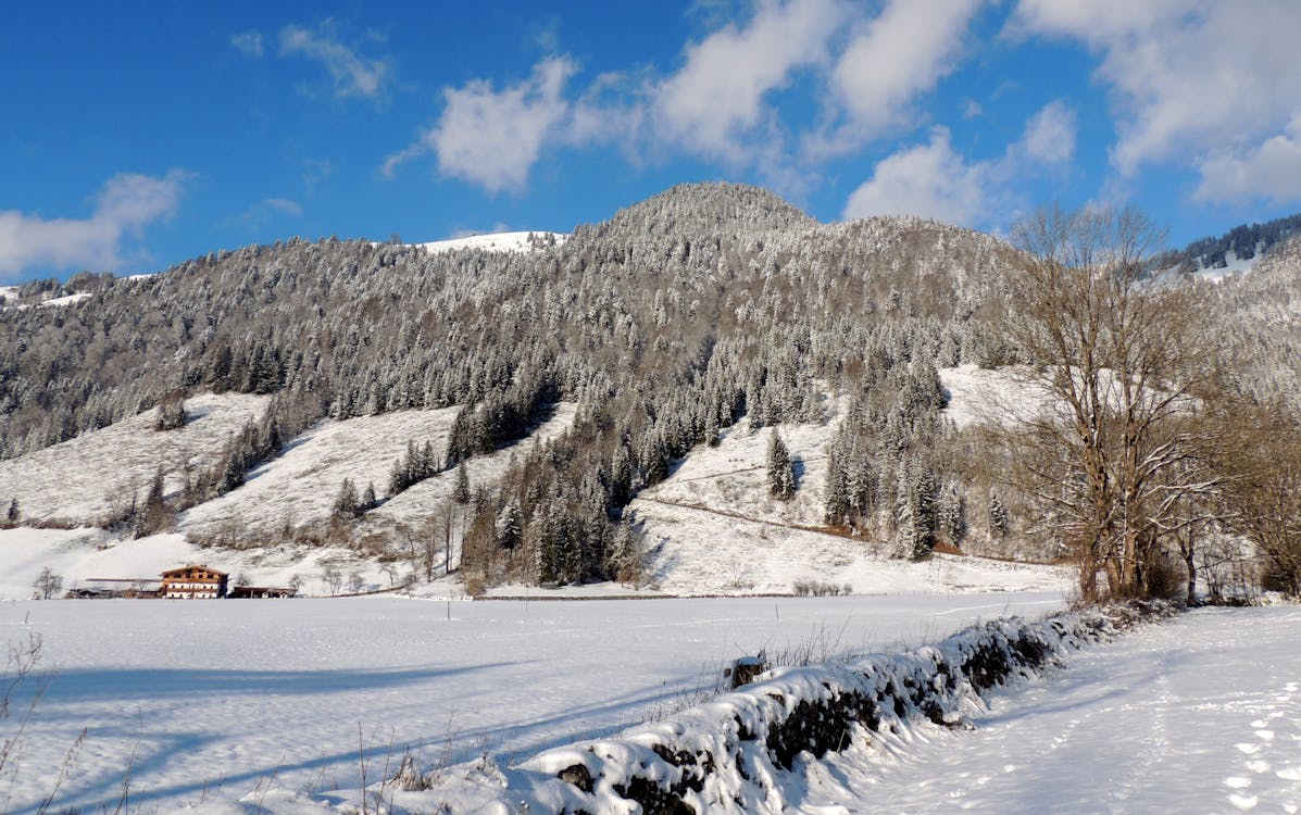 Kostenloses Stock Foto zu bauernhaus, berge, schnee