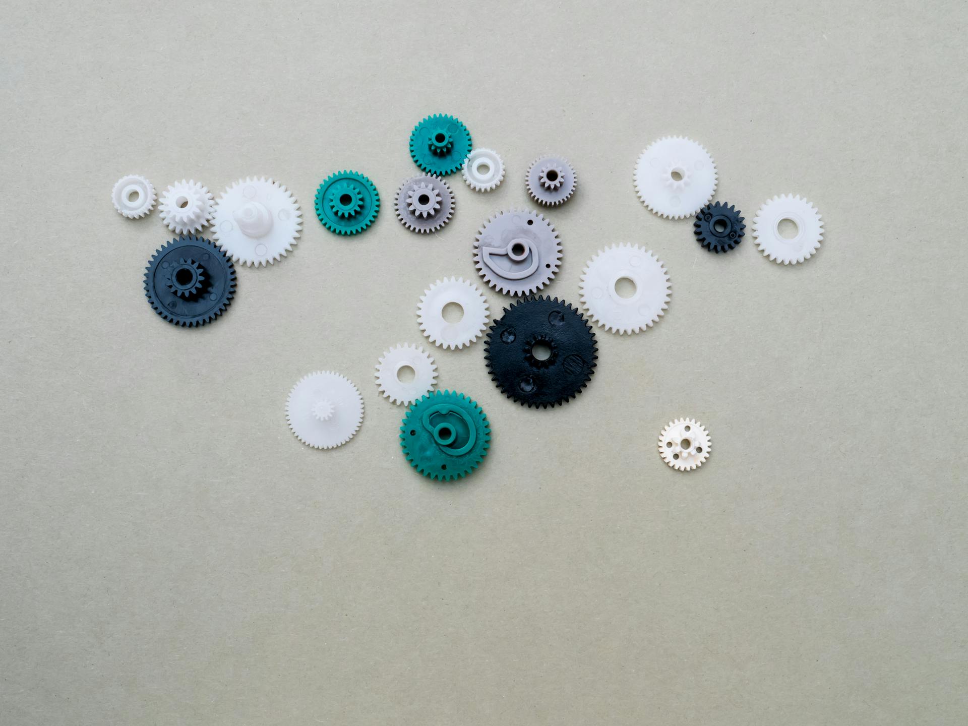 Assorted-color Plastic Gear Lot