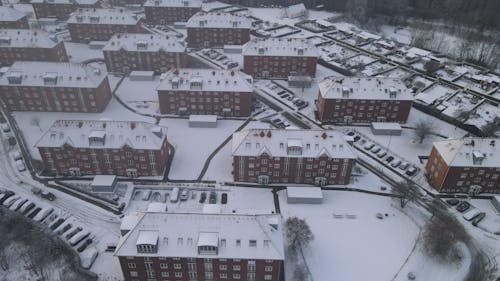 Foto profissional grátis de arquitetura. cidade, deixe nevar, foto aérea