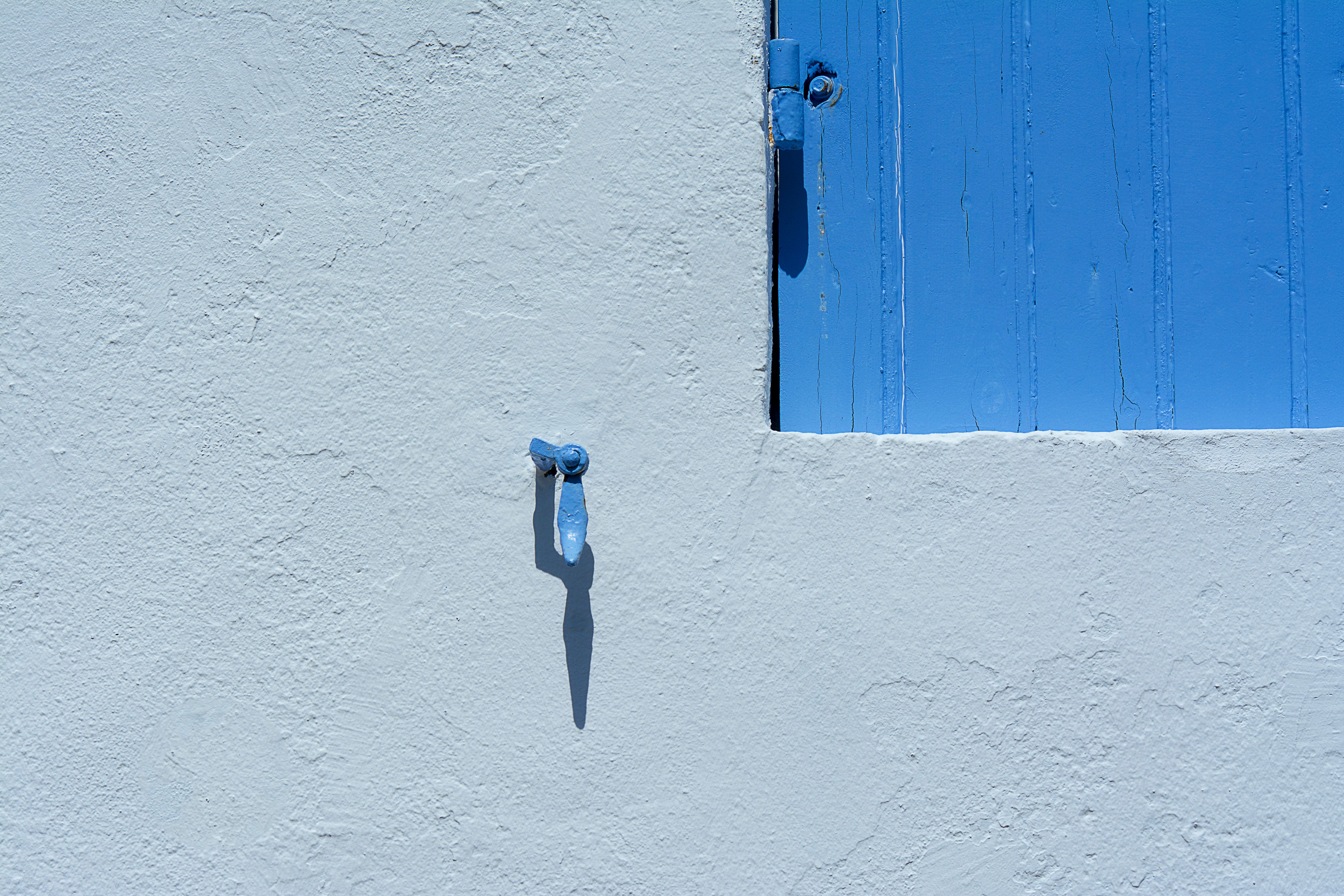 Painters and Decorators in Hampstead — clean edges cut in around trim and sockets