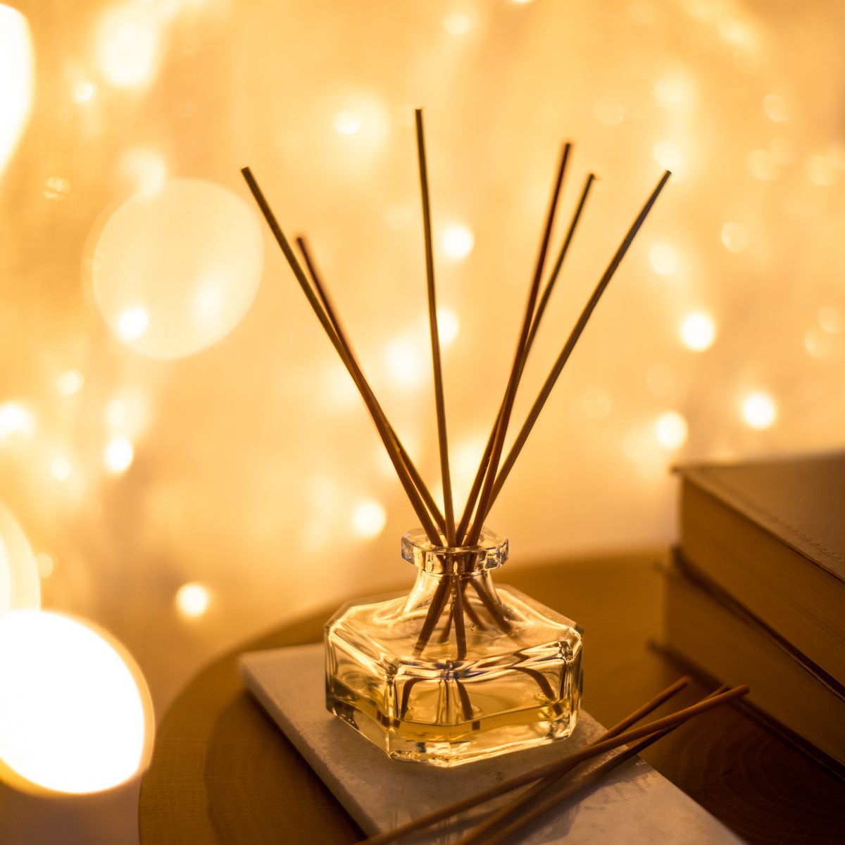 Amber & Sandalwood Reed Diffuser — photo 1