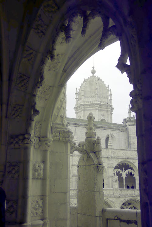 Foto profissional grátis de arcada, arcadas, arquitetura gótica