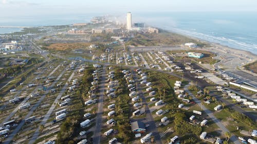 Foto profissional grátis de acampamento, aerofotografia, automóveis