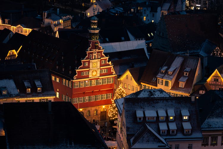 Altes Rathaus At Nighttime